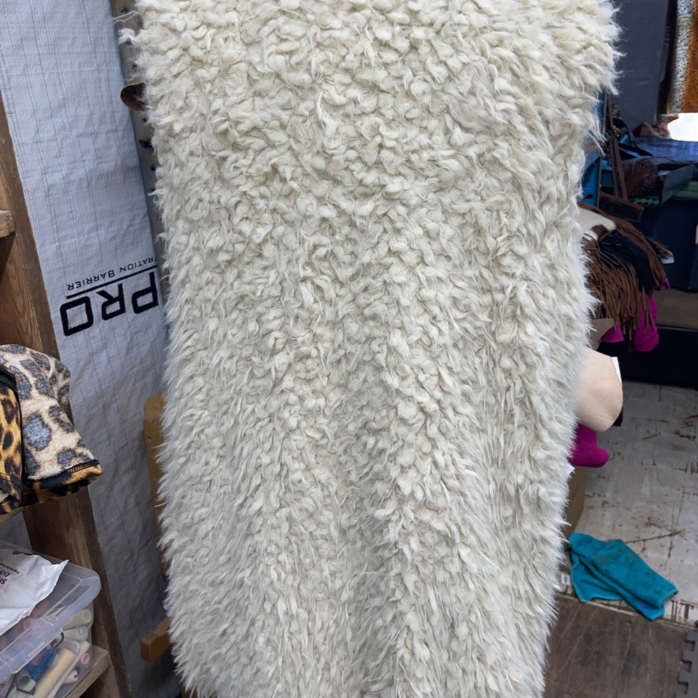 Shearling vest - Picture 3 of 3